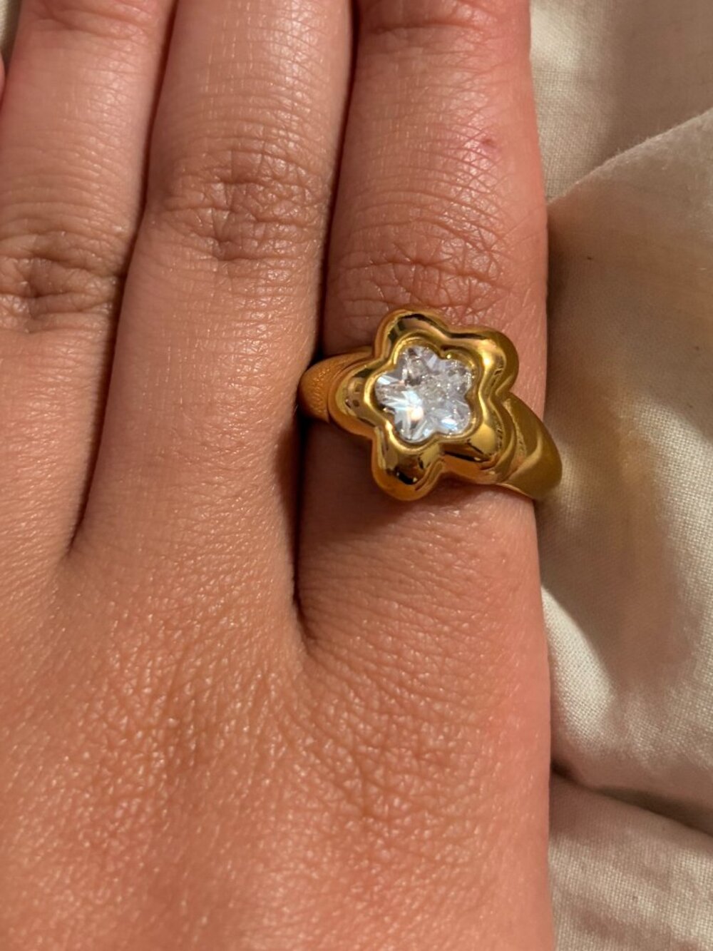 Free People Gold Tone Chunky Star Flower Crystal Statement Ring Size 8